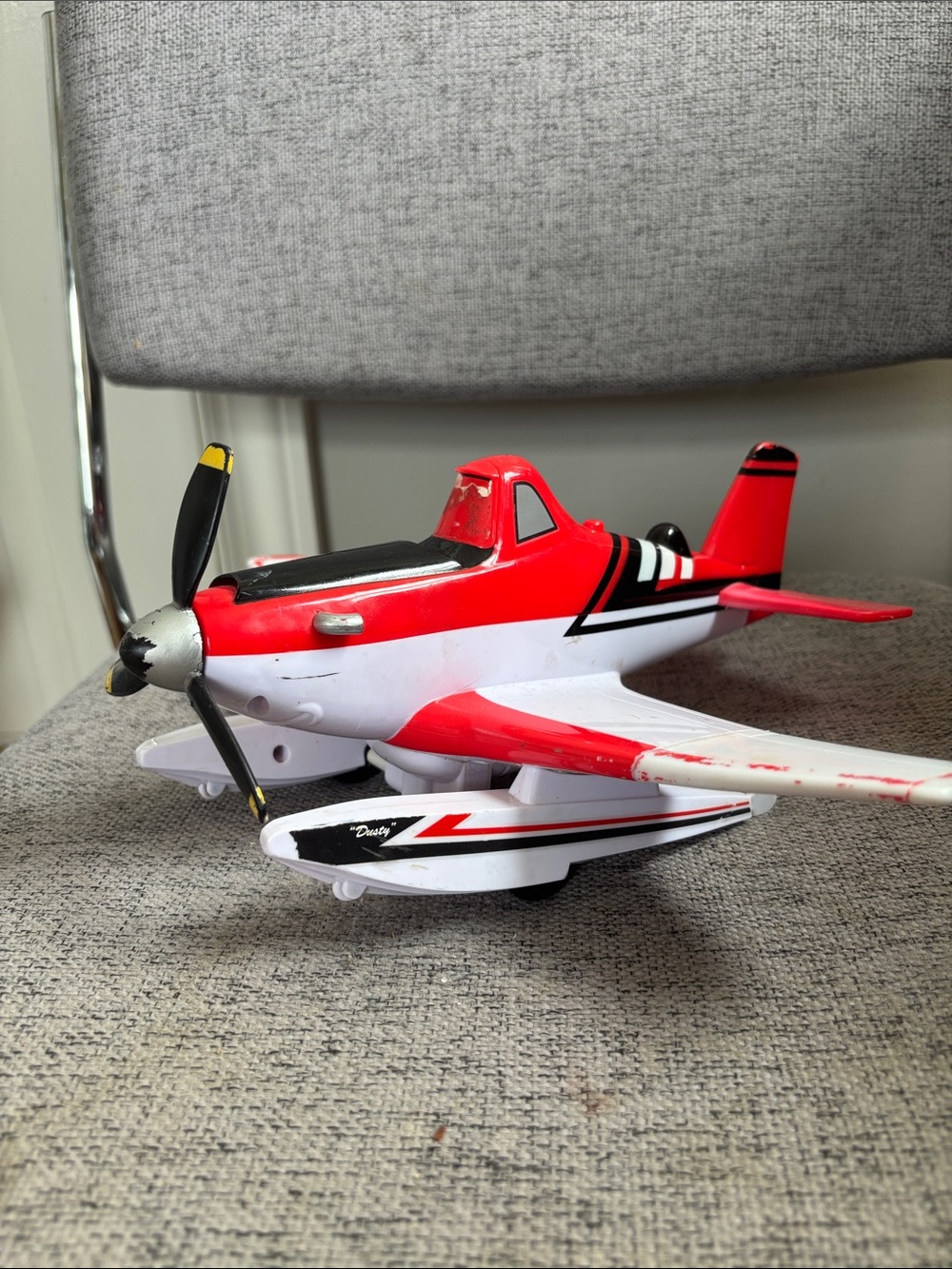 Disney Pixar Planes Fire & Rescue Pontoon Dusty Crophopper Diecast 1:55